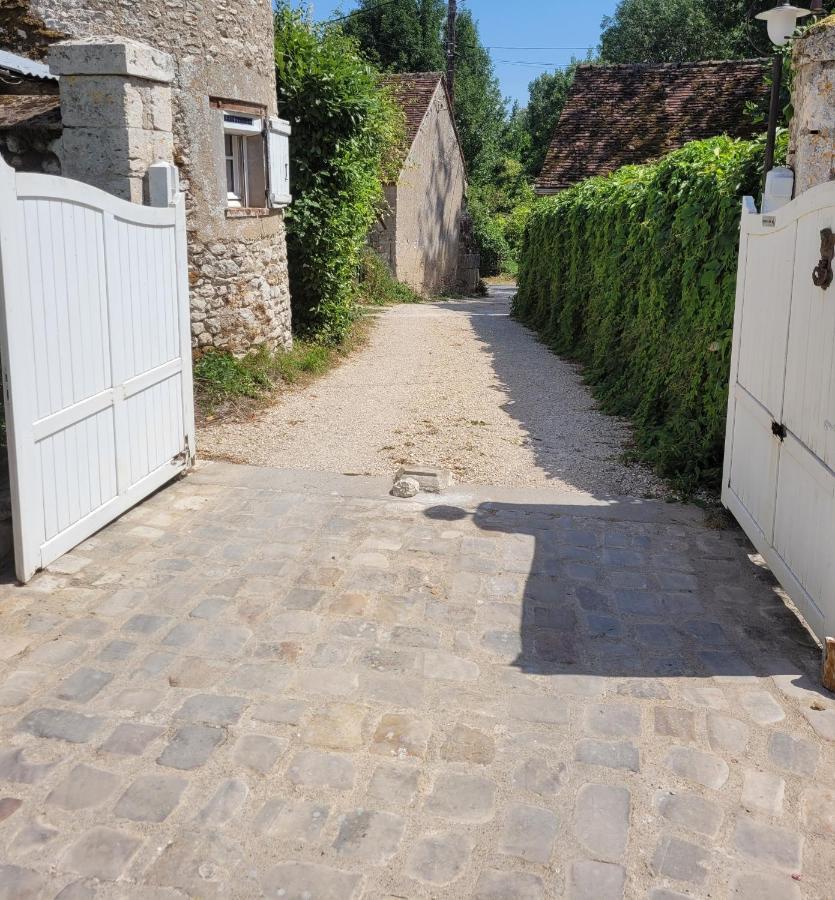 Gite De La Tour De Loire - 65 M2 Au Pied D'Une Tour De Gue Du 17Eme Siecle Mer المظهر الخارجي الصورة